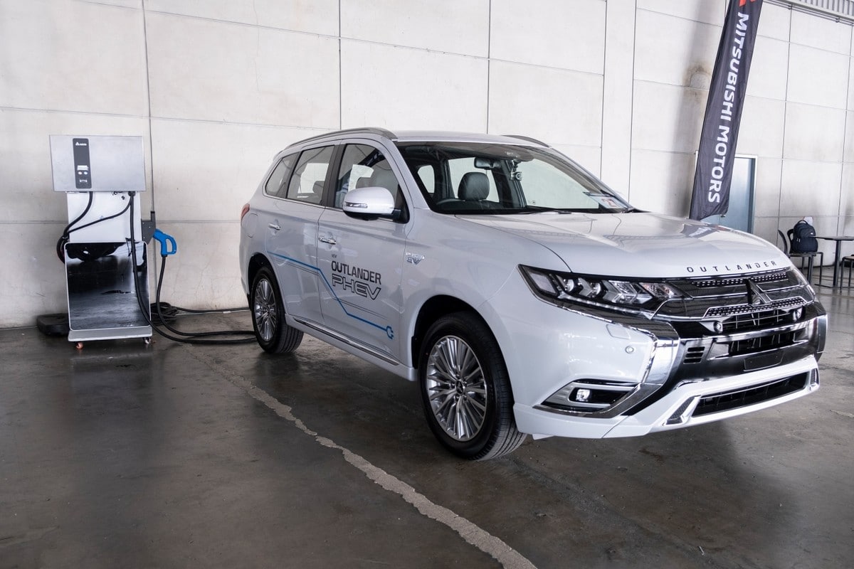 - MMTh Outlander PHEV with Delta DC Charger - ภาพที่ 3