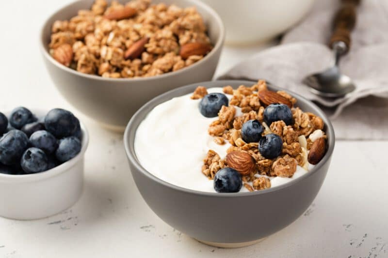 หิวตอนดึก - high angle bowls breakfast cereal with blueberries yogurt - ภาพที่ 15