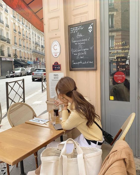 ไอเดียถ่ายรูปไม่เห็นหน้า แบบสาวขี้อาย ที่ถ่ายยังไง ก็ออกมาชิค 18