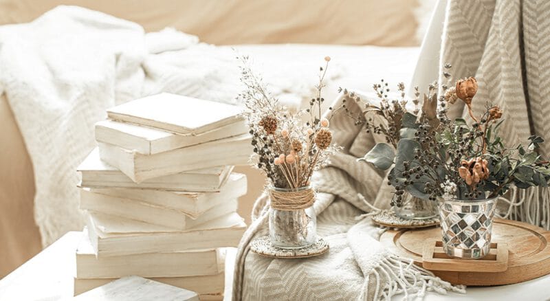 - home interior with books dried flowers - ภาพที่ 15