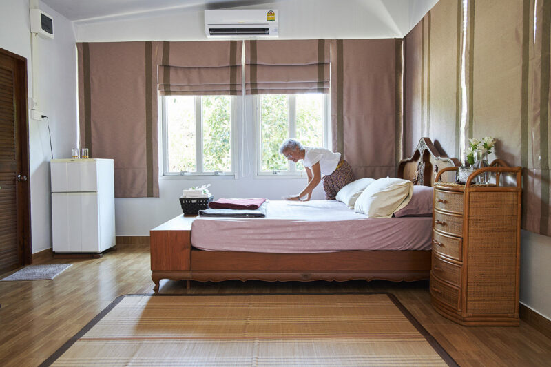 - Airbnb Hosts 1 m - ภาพที่ 1