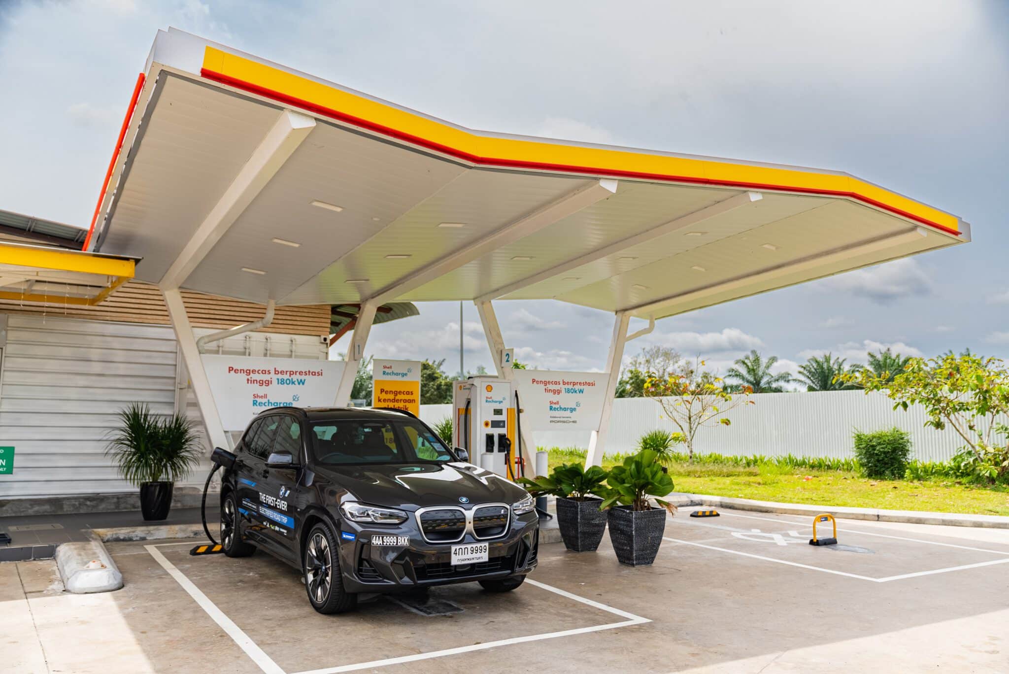 - The First Ever Electrified Road Trip TH SG TH with BMW iX3 2 scaled - ภาพที่ 5