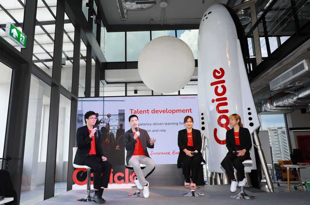 - Conicle Team Panel session pic1 resize - ภาพที่ 11
