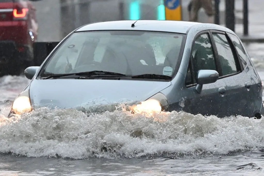 ขับรถลุยน้ำท่วม - flood water 01 - ภาพที่ 3