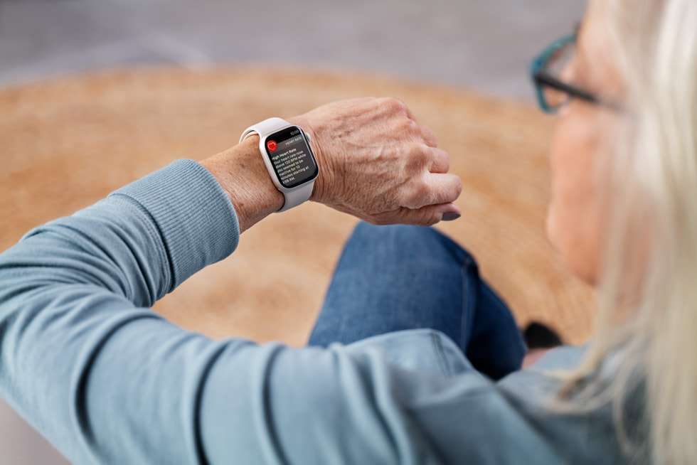 Apple Watch - Apple heart health lifestyle high heart rate big.jpg.large - ภาพที่ 9
