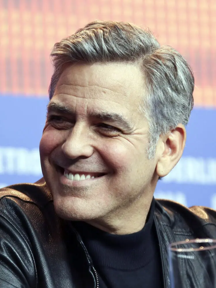 ทรงผมชาย - George Clooney side part hairstyle with grey hair e1538983663427 750x999 1 - ภาพที่ 365