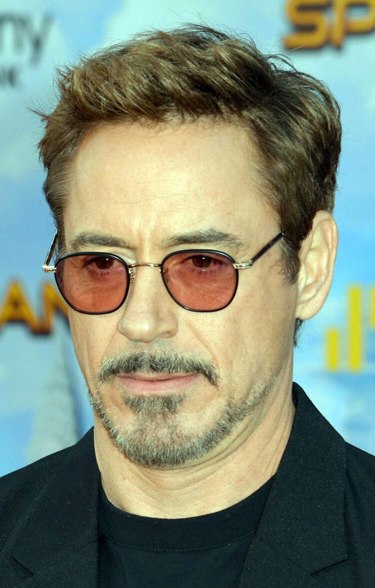 ทรงผมชาย - Robert Downeys Ivy League Haircut with Glasses e1536812170626 750x1174 1 - ภาพที่ 289