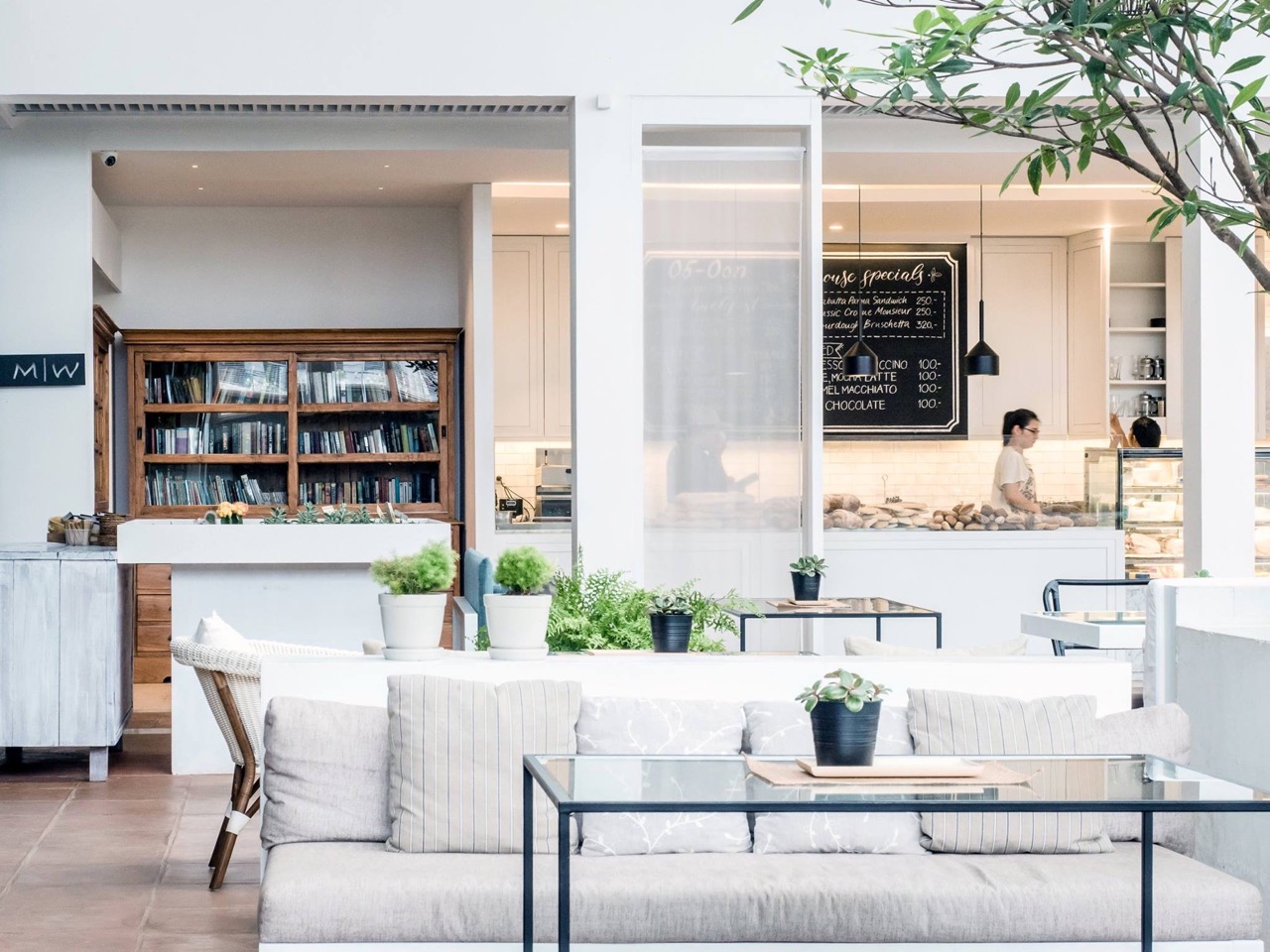 10 คาเฟ่หัวหินอัปเดตปี 2023 วิวสวย กาแฟดี มุมถ่ายรูปเพียบ! 7