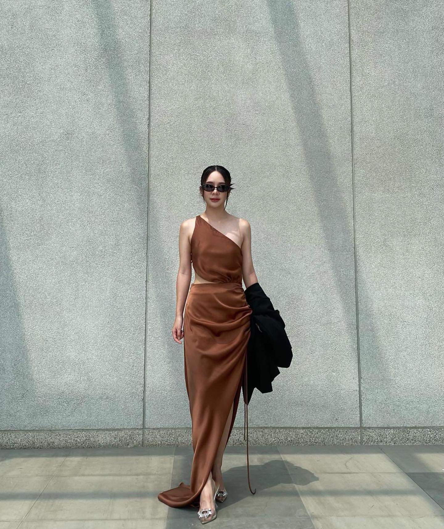 แนะนำ 5 ร้านชุดเดรสออกงานสวย ๆ ใน IG ใส่ไปงานแต่ง ไปปาร์ตี้ ราคาดี เกินคุณภาพ 15