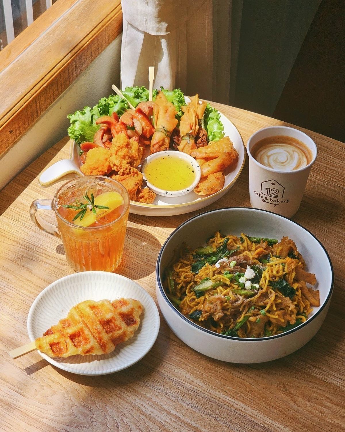 5 คาเฟ่ระนอง บรรยากาศดี นั่งชิลล์ได้ทั้งวัน มุมถ่ายรูปเพียบ 12