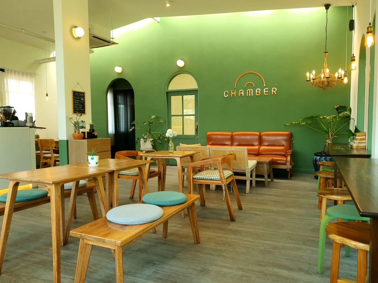 7 คาเฟ่ภูเก็ต อัปเดตปี 2024 เที่ยวเมืองเก่า แวะคาเฟ่ มุมถ่ายรูปเพียบ! 6