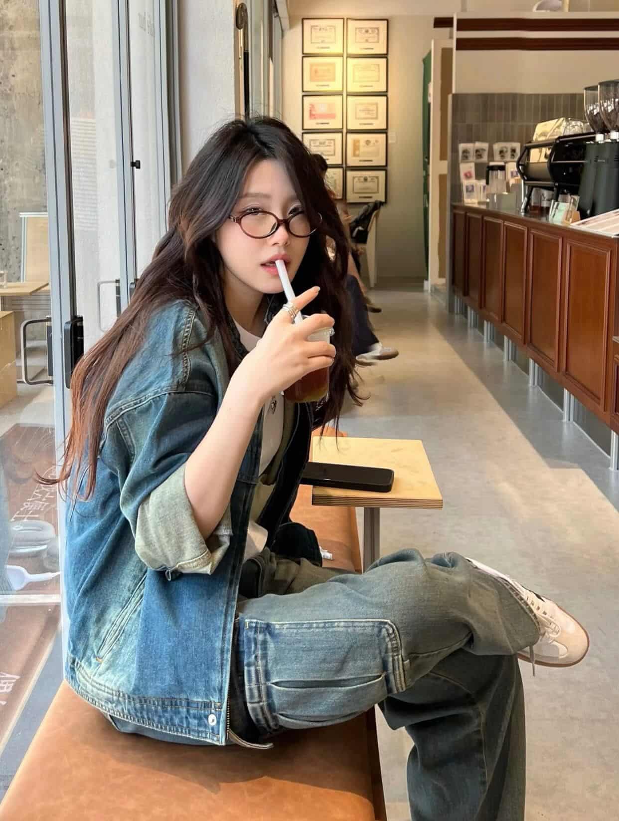 35 ไอเดียถ่ายรูปคู่แก้วน้ำ เก๋ ๆ ชิค ๆ จะนั่งถือ ยืนถือ ยังไงก็ปัง! 3