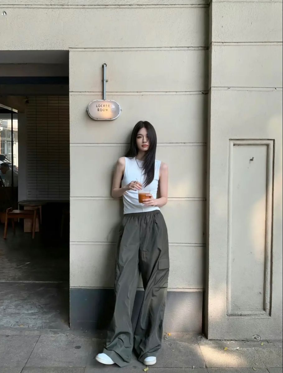 35 ไอเดียถ่ายรูปคู่แก้วน้ำ เก๋ ๆ ชิค ๆ จะนั่งถือ ยืนถือ ยังไงก็ปัง! 7
