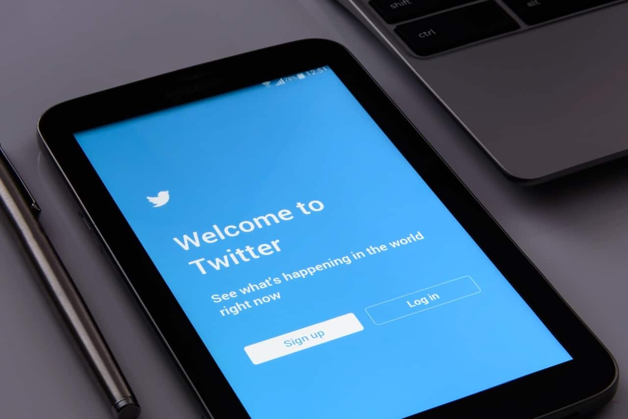 ย้อนดูทวิตเก่า: วิธีค้นหาความทรงจำ (และข้อความที่อาจลืมไปแล้ว) ใน Twitter [อัปเดต 2025] 1
