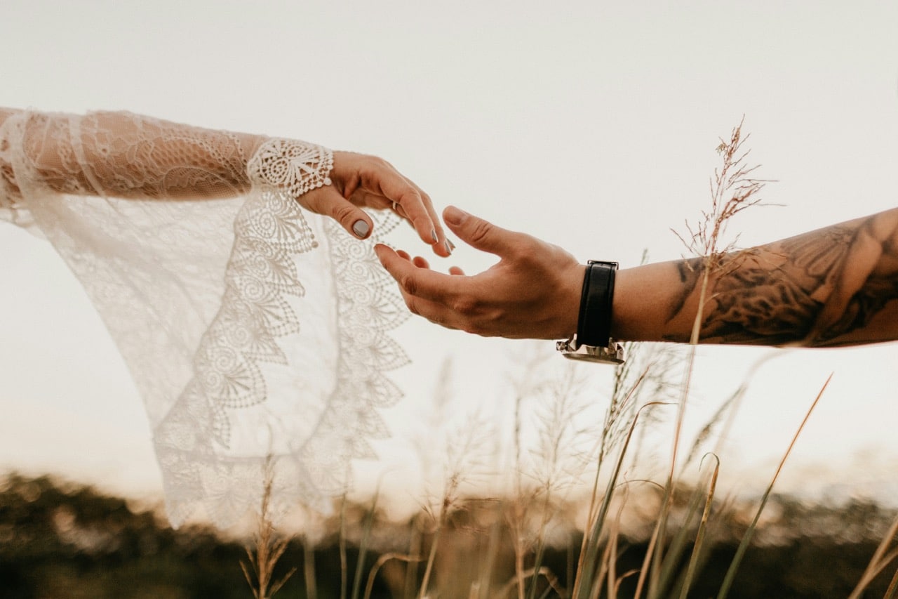 รวม 100 คำคมชีวิตคู่ความหมายดี เติมรัก สร้างพลังใจ พร้อมจับมือเดินไปด้วยกัน 2