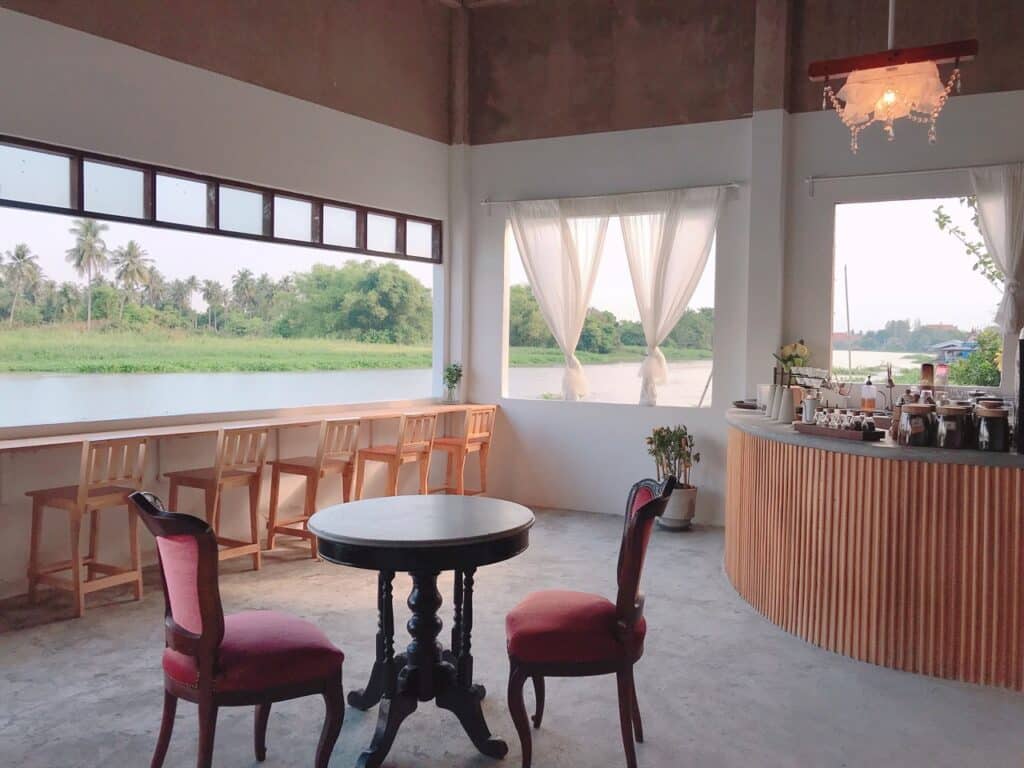 ปักหมุด 11 คาเฟ่นครปฐม 2025 ถ่ายรูปสวย บรรยากาศดี ไม่แวะคือพลาด! 8