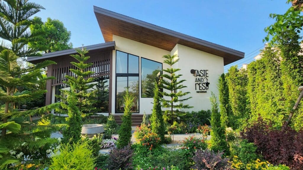 ปักหมุด 11 คาเฟ่นครปฐม 2025 ถ่ายรูปสวย บรรยากาศดี ไม่แวะคือพลาด! 10