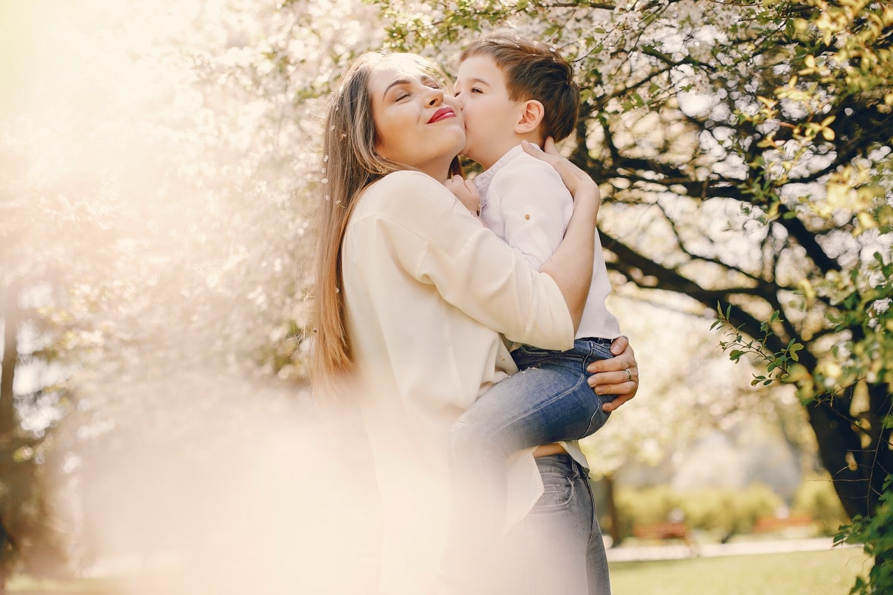 30 ไอเดียถ่ายรูปคู่แม่ลูก ทั้งลูกสาวและลูกชาย เก็บโมเมนต์สุดเลิฟกับคนที่เรารัก 7