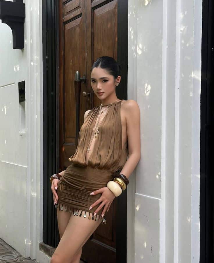 30 ไอเดียโพสท่าถ่ายรูปเซ็กซี่เบา ๆ ที่ใคร ๆ ก็ถ่ายตามได้ 12