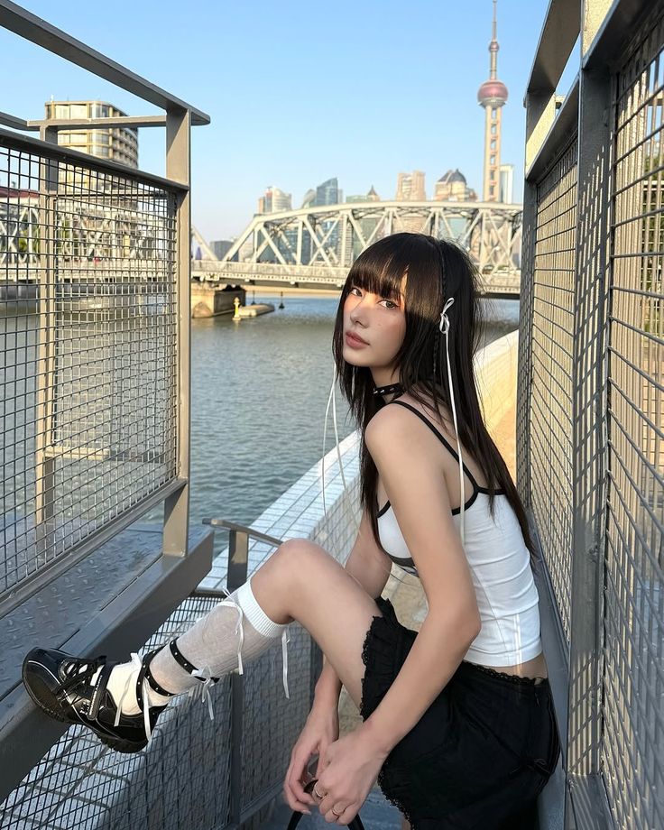 30 ไอเดียโพสท่าถ่ายรูปเซ็กซี่เบา ๆ ที่ใคร ๆ ก็ถ่ายตามได้ 13