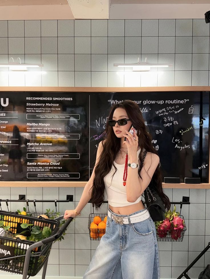 30 ไอเดียโพสท่าถ่ายรูปเซ็กซี่เบา ๆ ที่ใคร ๆ ก็ถ่ายตามได้ 14