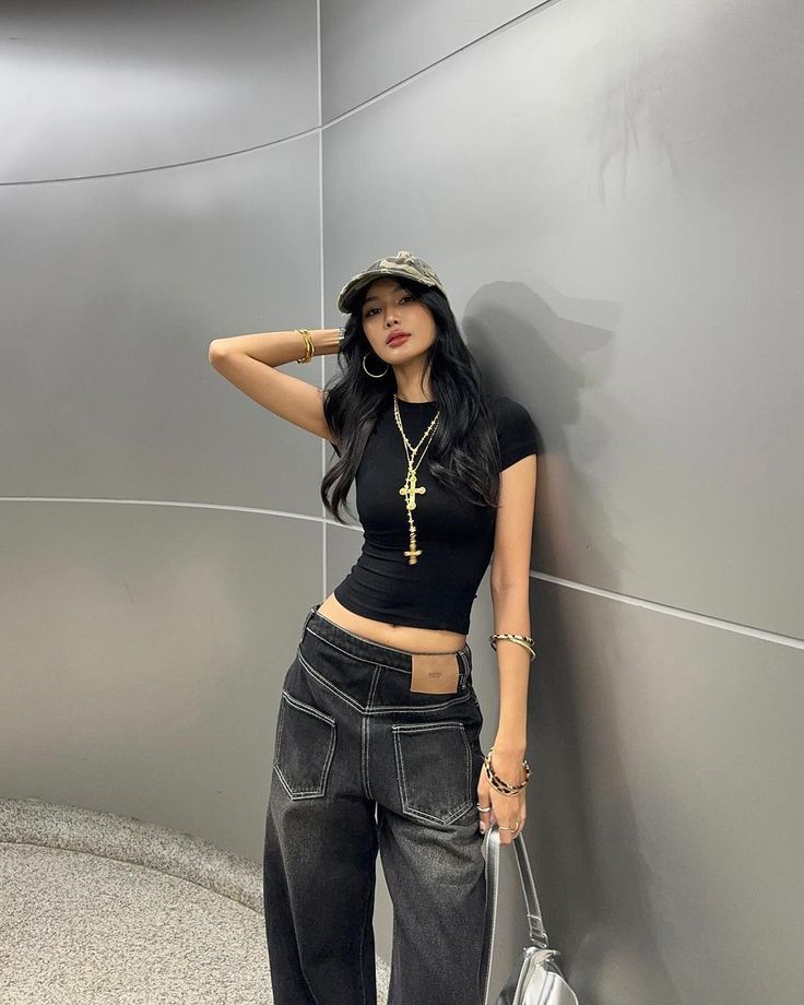 30 ไอเดียโพสท่าถ่ายรูปเซ็กซี่เบา ๆ ที่ใคร ๆ ก็ถ่ายตามได้ 15