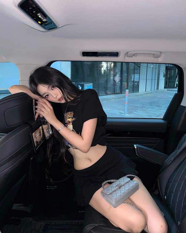 30 ไอเดียโพสท่าถ่ายรูปเซ็กซี่เบา ๆ ที่ใคร ๆ ก็ถ่ายตามได้ 29