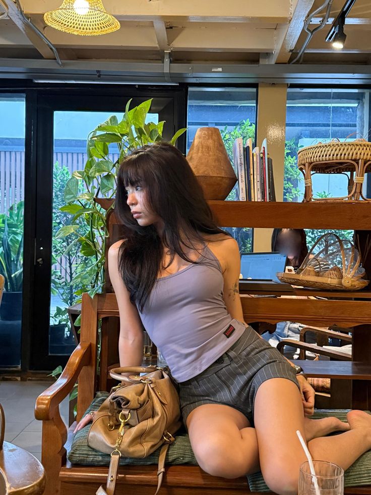 30 ไอเดียโพสท่าถ่ายรูปเซ็กซี่เบา ๆ ที่ใคร ๆ ก็ถ่ายตามได้ 16
