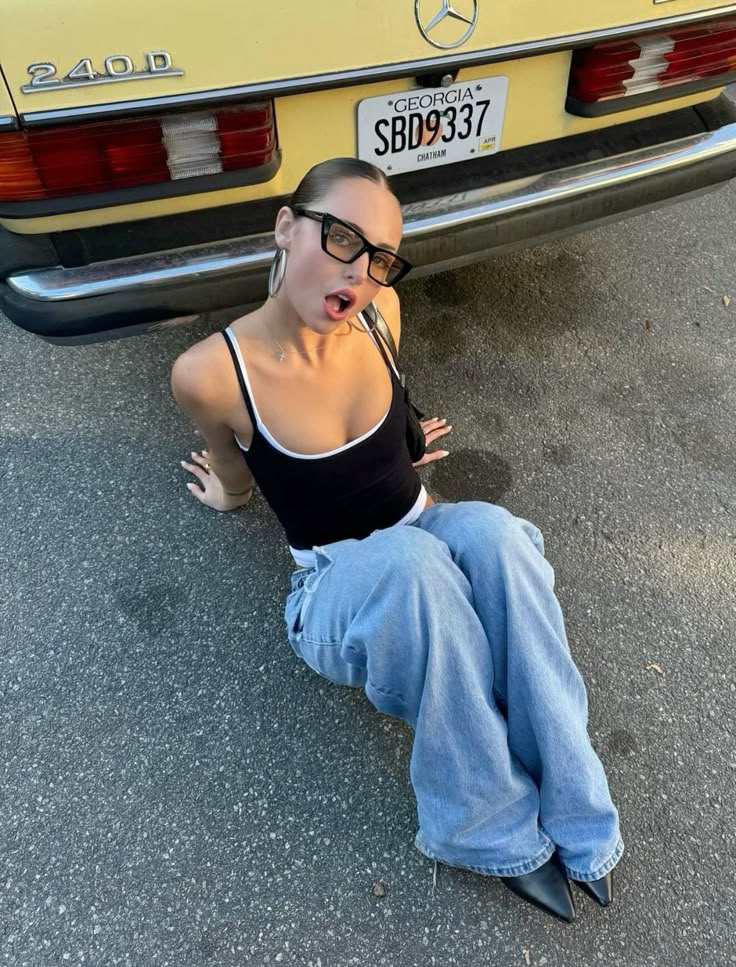 30 ไอเดียโพสท่าถ่ายรูปเซ็กซี่เบา ๆ ที่ใคร ๆ ก็ถ่ายตามได้ 19