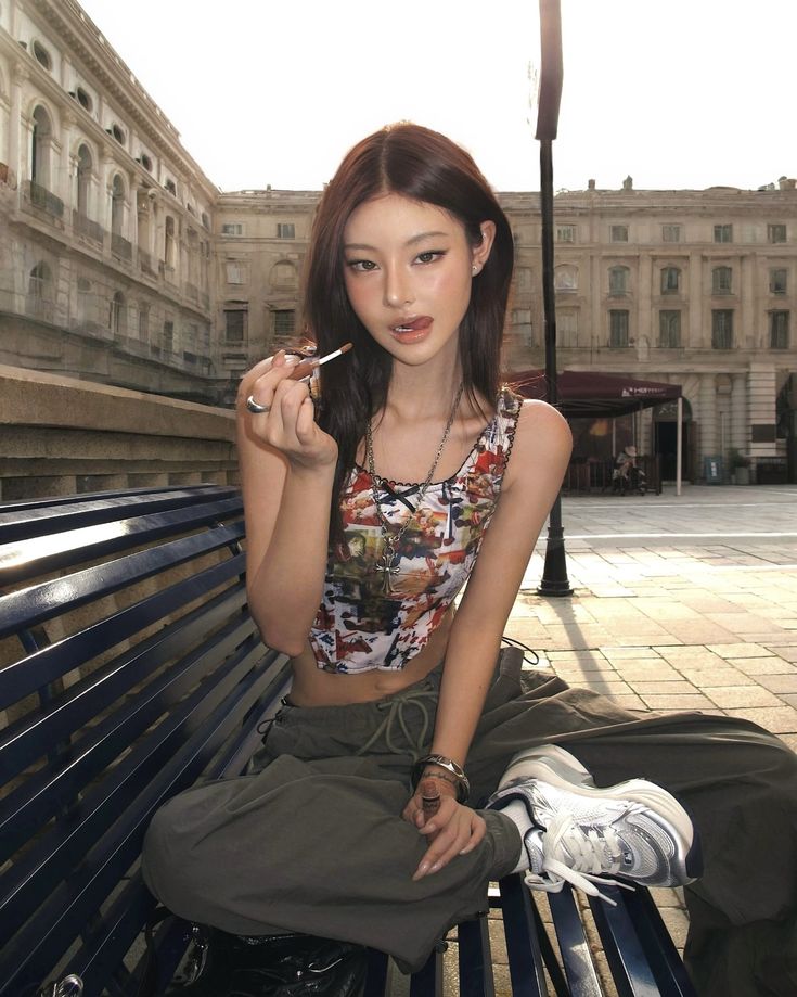 30 ไอเดียโพสท่าถ่ายรูปเซ็กซี่เบา ๆ ที่ใคร ๆ ก็ถ่ายตามได้ 9