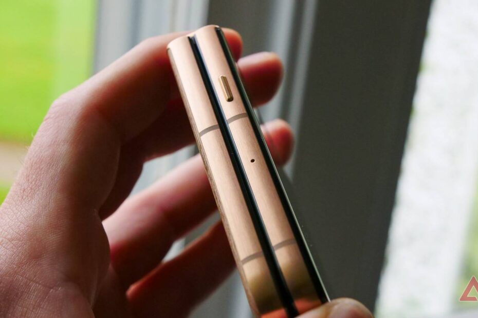 Motorola's Razr Ultra successor could feature a small change, and we hope it's worth it