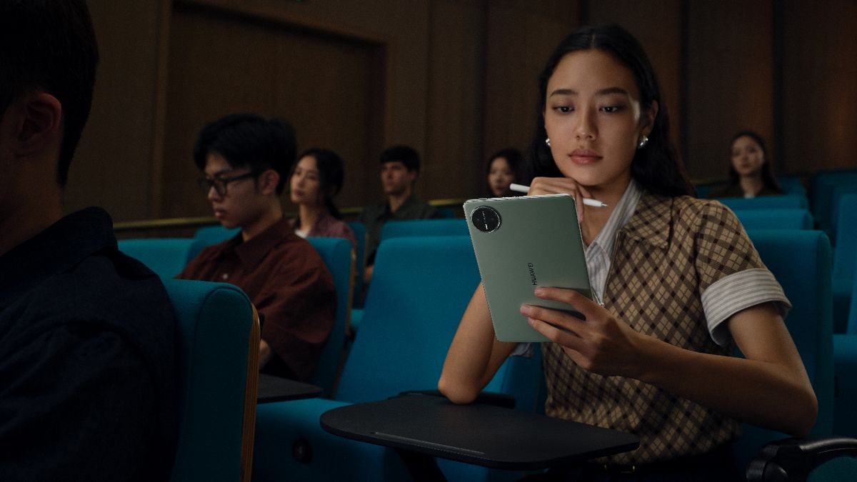 HUAWEI MatePad Mini แท็บเล็ตไซส์มินิ 8.8 นิ้ว บาง-เบา-สบายตา มาพร้อมจอ Flexible OLED PaperMatte ยกระดับประสบการณ์การใช้งานทุกวัน ในราคาเพียง 18,990 บาท