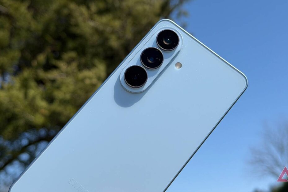 Samsung's S27 series camera layout could look very different
