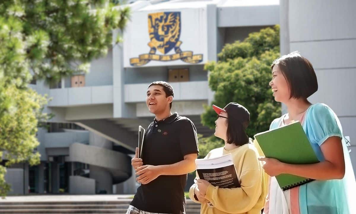 CUHK ถูกยกให้เป็นสถาบันระดับท็อปของฮ่องกงและเอเชียโดยการจัดอันดับ QS World University Rankings ตามสาขาวิชาครั้งล่าสุด