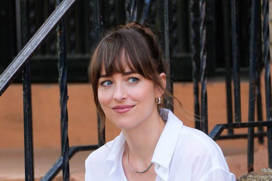 5 Dakota Johnson-Inspired Flats to Add to Your Summer Wardrobe ASAP