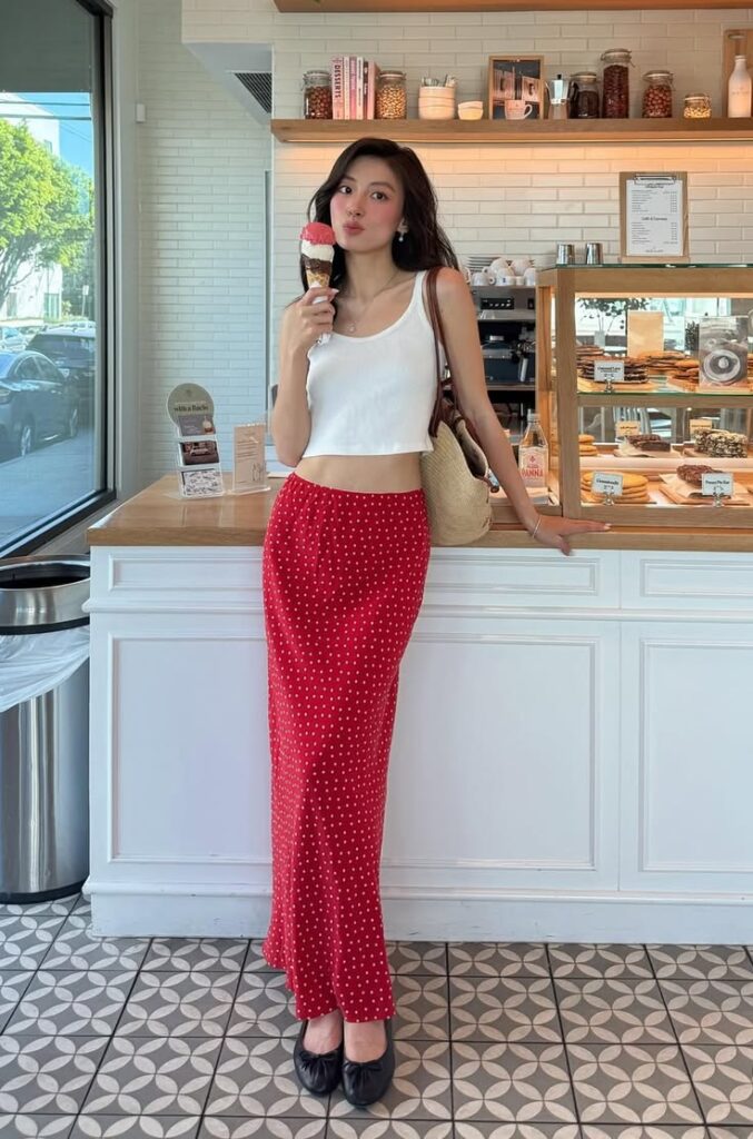 30 ไอเดียแต่งตัวไปคาเฟ่หน้าร้อน ถ่ายรูปมุมไหนก็ดูดี 27