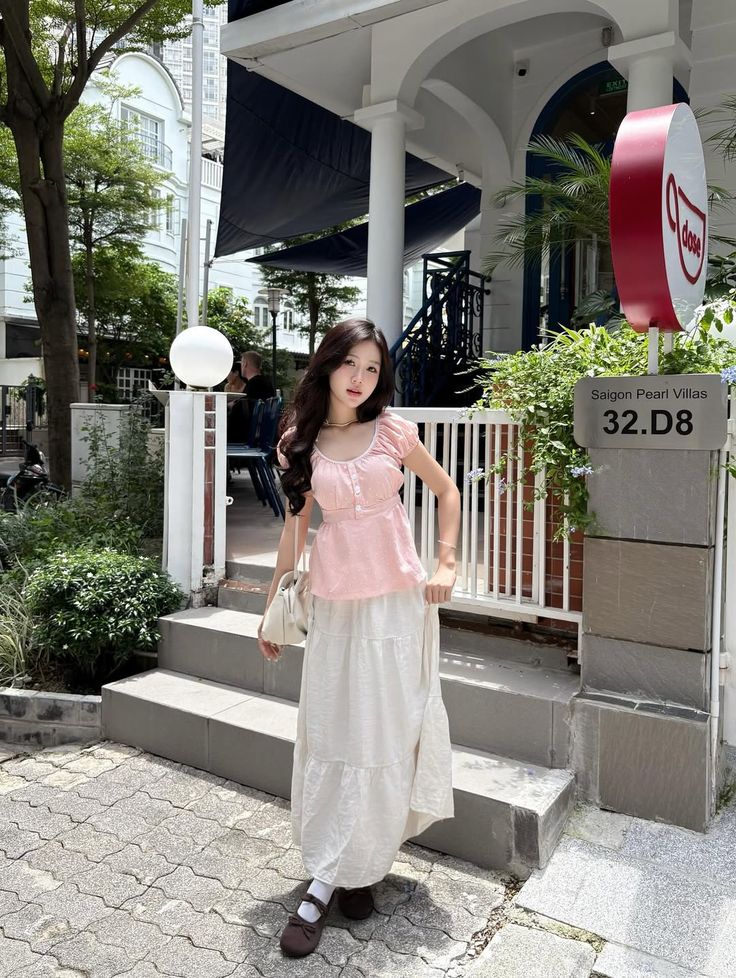 30 ไอเดียแต่งตัวไปคาเฟ่หน้าร้อน ถ่ายรูปมุมไหนก็ดูดี 23