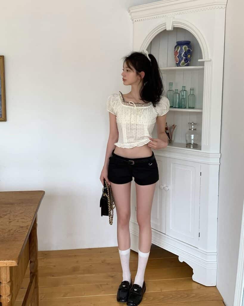 30 ไอเดียแต่งตัวไปคาเฟ่หน้าร้อน ถ่ายรูปมุมไหนก็ดูดี 11