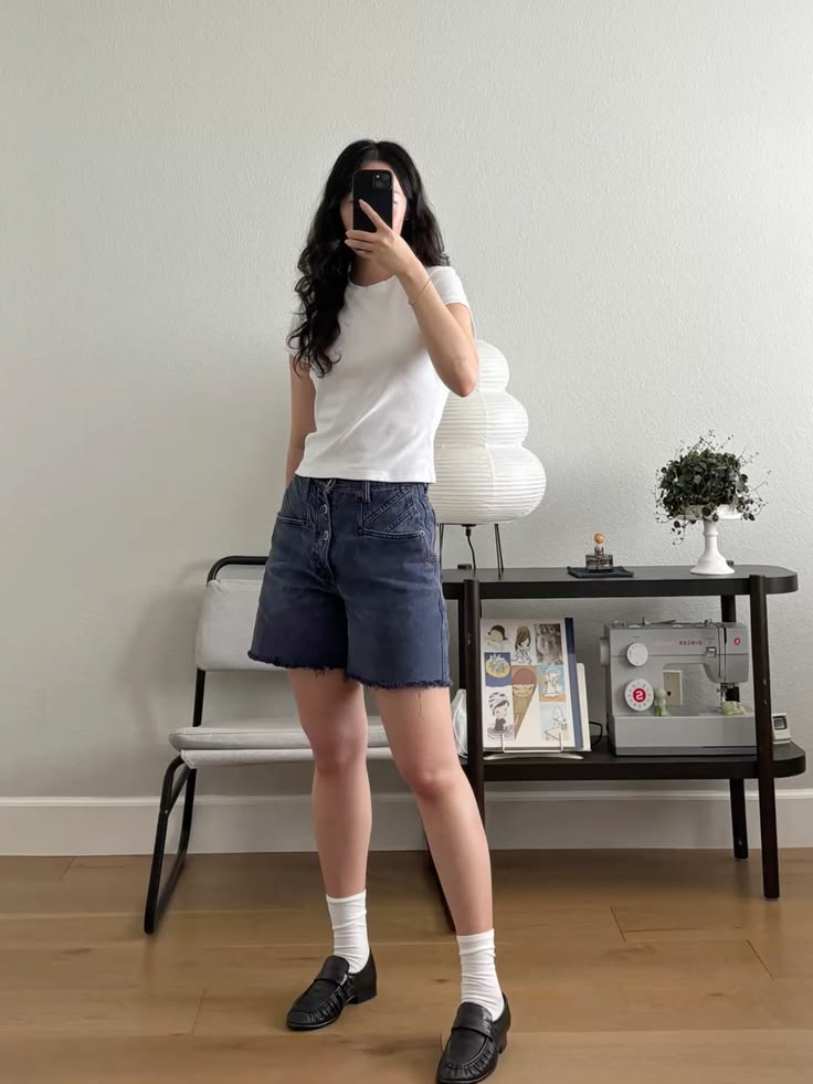 30 ไอเดียแต่งตัวไปคาเฟ่หน้าร้อน ถ่ายรูปมุมไหนก็ดูดี 26