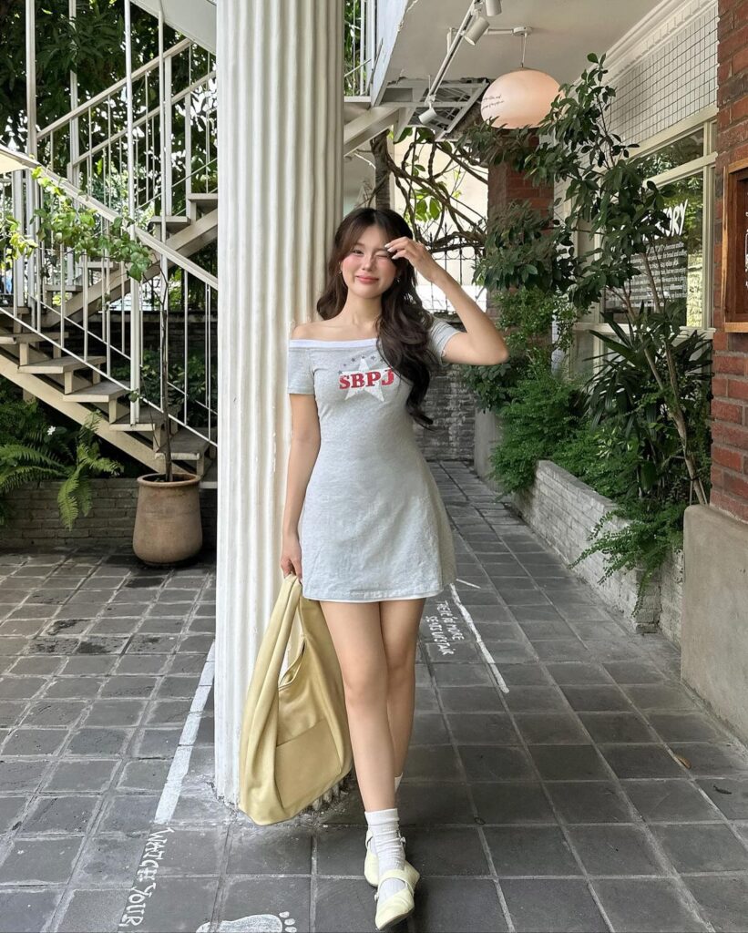 30 ไอเดียแต่งตัวไปคาเฟ่หน้าร้อน ถ่ายรูปมุมไหนก็ดูดี 6