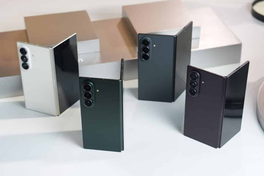 ซัมซุงส่ง Galaxy Z Fold8 Ultra นิยามใหม่ของพับประสิทธิภาพทรงพลังขั้นสุด ทุบสถิติบางสุดใน Galaxy เพียง 4.1 มม. ด้วยขุมพลัง Snapdragon® 8 Elite Gen 5 Mobile Platform for Galaxy และกล้องใหม่คมชัด ระดับUltra 14 MAY PR 2026 07 16 150004 ซัมซุงส่ง Galaxy Z Fold8 Ultra นิยามใหม่ของพับประสิทธิภาพทรงพลังขั้นสุด ทุบสถิติบางสุดใน Galaxy เพียง 4.1 มม. ด้วยขุมพลัง Snapdragon® 8 Elite Gen 5 Mobile Platform for Galaxy และกล้องใหม่คมชัด ระดับUltra