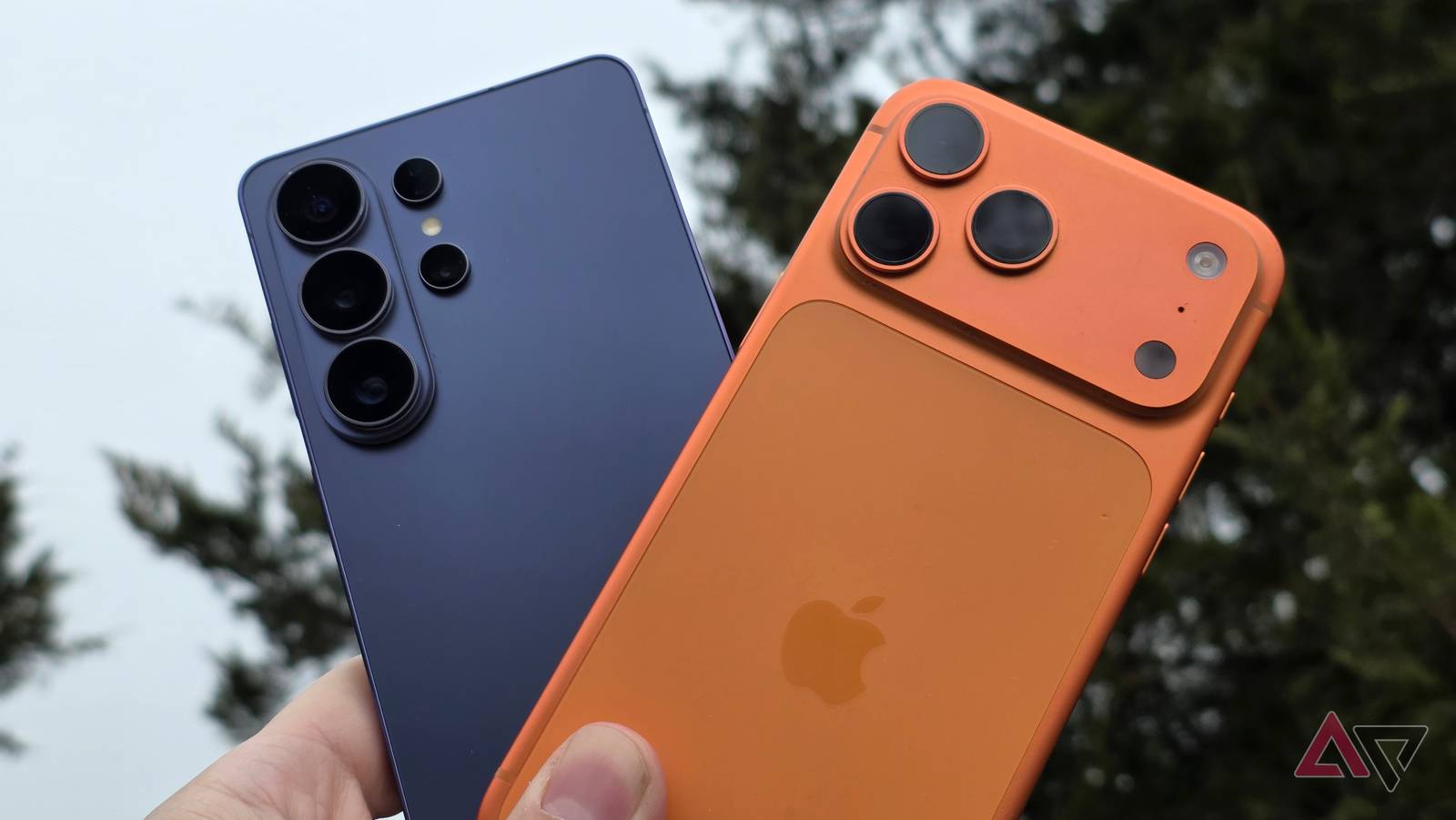 I used the Samsung Galaxy S26 Ultra and iPhone 17 Pro Max; the gap is widening
