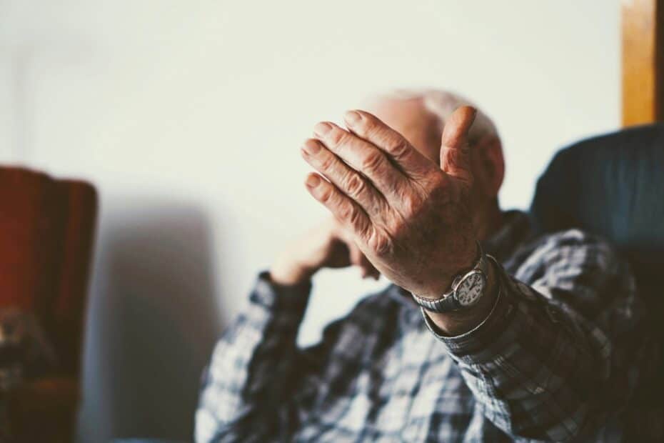 john sekutowski WtAVvhfS8Yw unsplash Large ทำความเข้าใจกับ "อัลไซเมอร์" โรคสมองเสื่อมที่ใกล้ตัวกว่าที่คิด