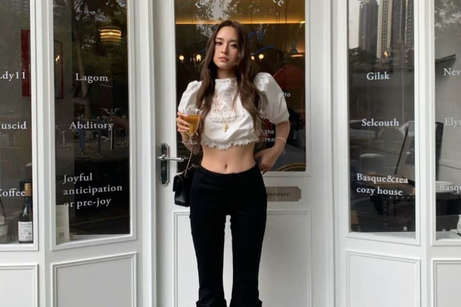 26 ไอเดียแต่งตัวด้วยกางเกงคาปรี (Capri Pants) แมตช์ยังไงให้ชิคแบบสายแฟ!