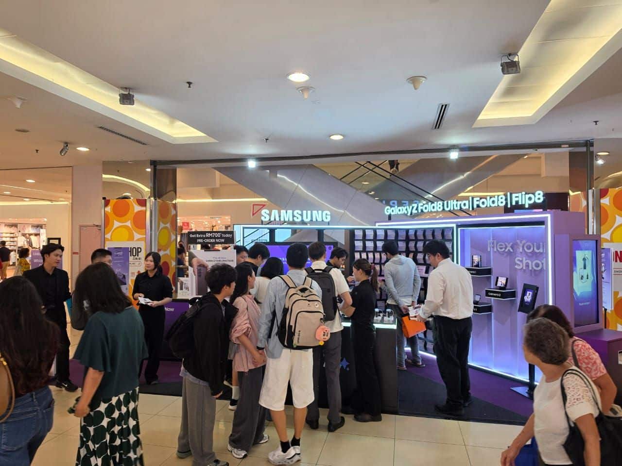 MAY PR 2026 08 11 003818 Samsung Galaxy Z8 Series ทุบสถิติยอดพรีออร์เดอร์สมาร์ทโฟนจอพับสูงสุดเป็นประวัติการณ์ในภูมิภาคเอเชียตะวันออกเฉียงใต้และโอเชียเนีย