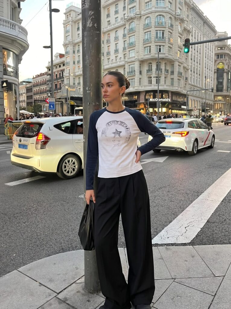 น้อยแต่มาก! 20 ไอเดียแต่งตัวด้วยเสื้อ Raglan Sleeves 11